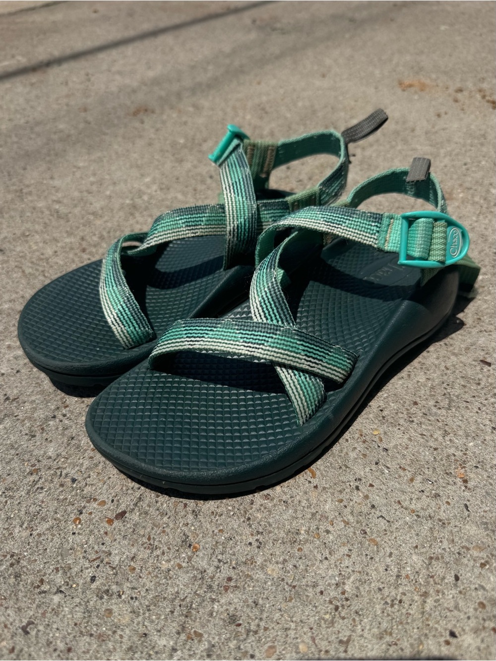 Youth Green Chaco Z Sandals size 4